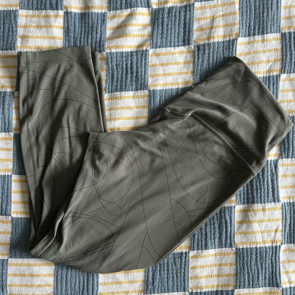 Lululemon Patterned Align 21”